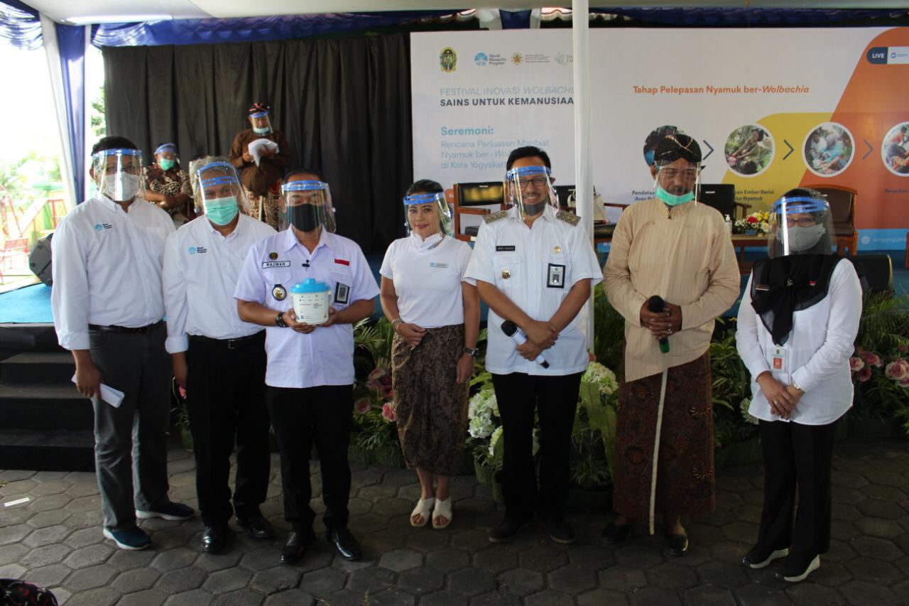 Kunjungan Wakil Walikota Yogyakarta dalam rangka Penyebarluasan Nyamuk Ber-Wolbachia di Wilayah Kecamatan Kotagede oleh WMP